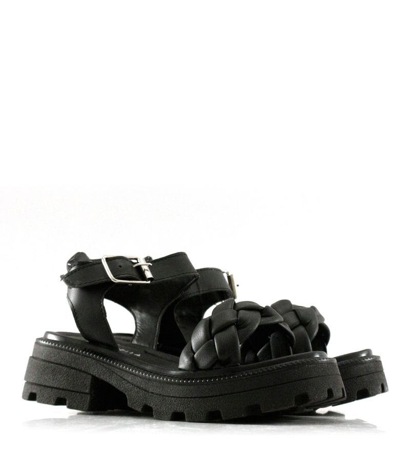 Sandalias-trenzadas-de-simil-en-negro.jpg