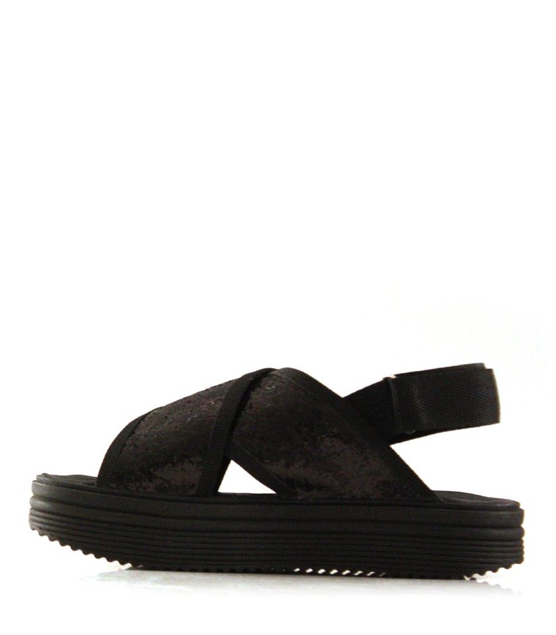 Sandalias-de-simil-con-brillo-en-negro.jpg