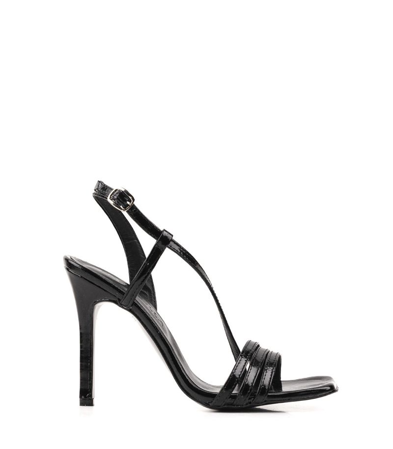 Sandalias-de-fiesta-con-cintas-de-charol-negro.jpg