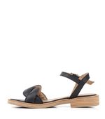 Sandalias-bajas-trenzadas-de-cuero-negro.jpg