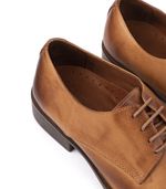 Zapatos-de-vestir-acordonados-de-cuero-en-suela.jpg