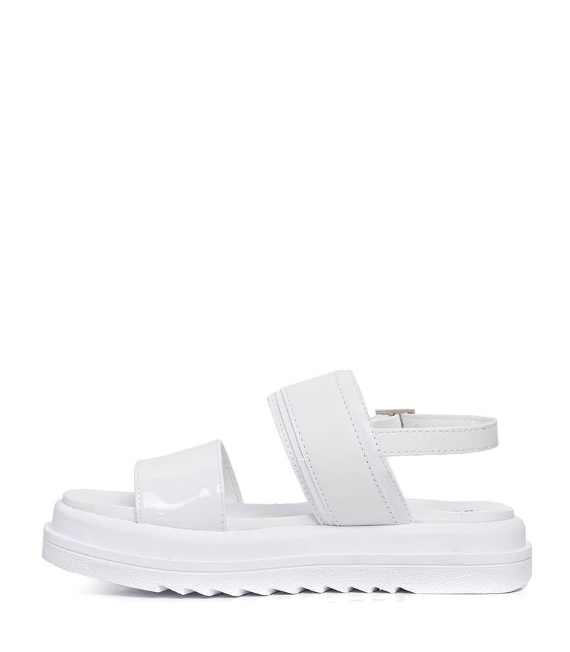 Sandalias-clasicas-de-simil-en-blanco.jpg