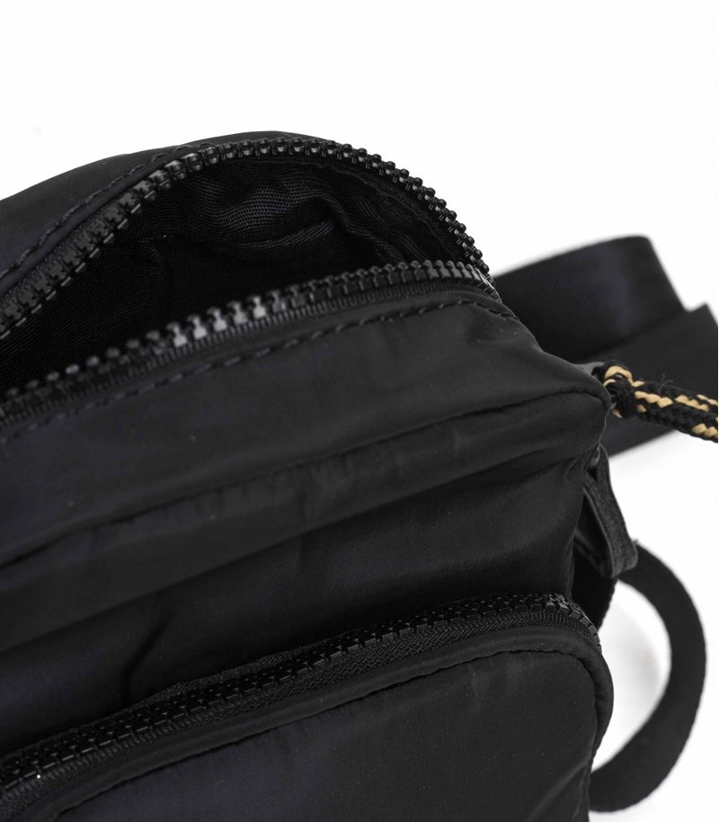 Mini-bag--unisex-de-tela-en-negro.jpg