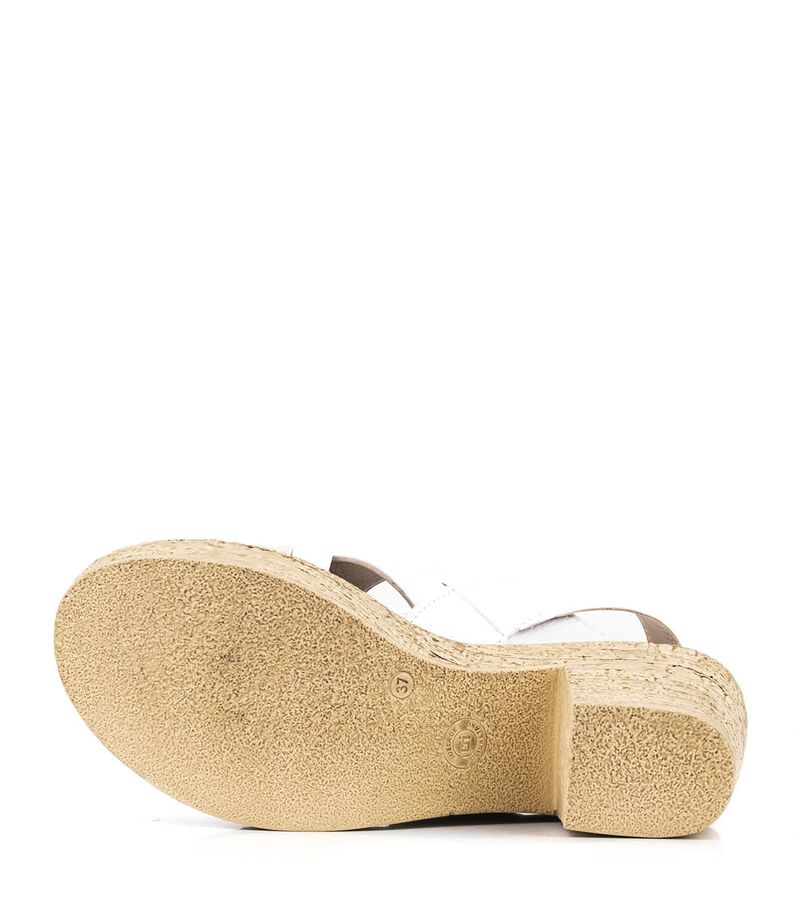 Sandalias-de-cuero-fantasia-en-blanco.jpg