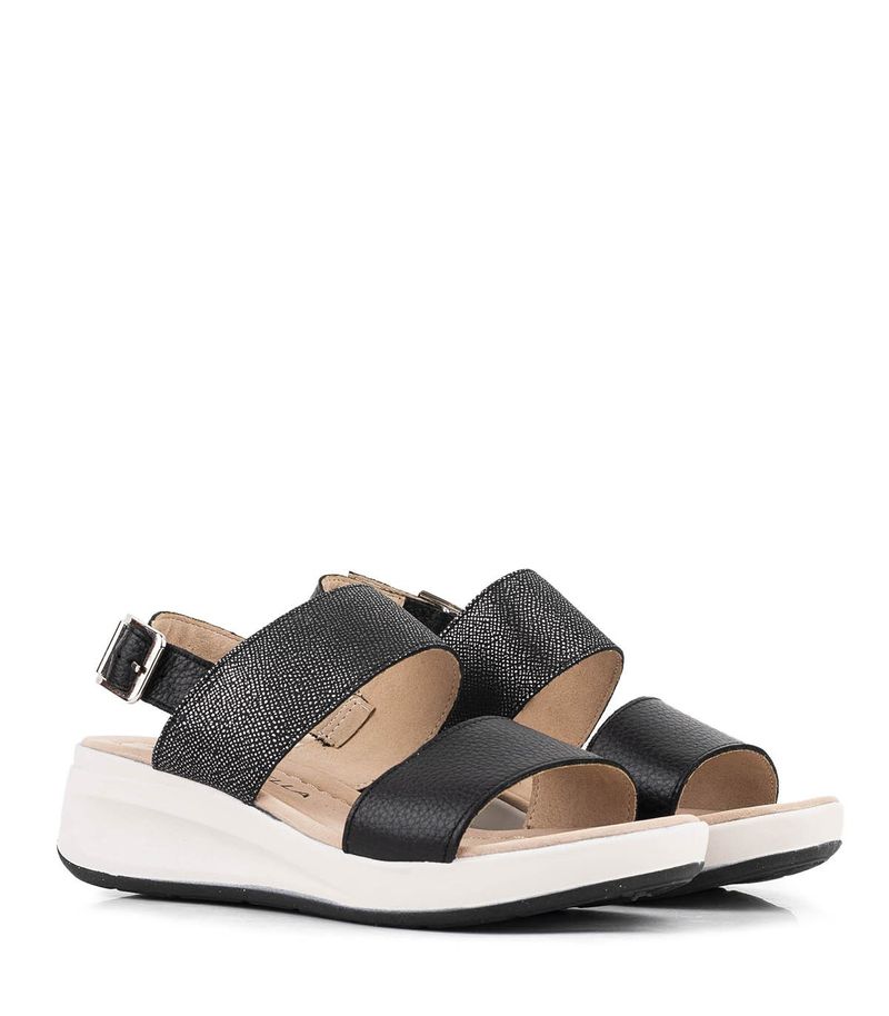 Sandalias-clasicas-combinadas-de-cuero-negro.jpg