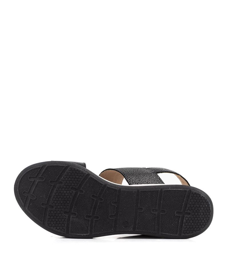 Sandalias-clasicas-combinadas-de-cuero-negro.jpg