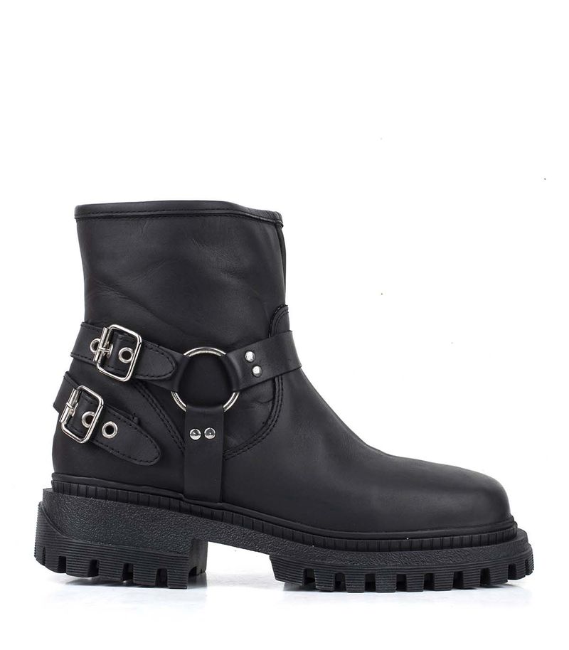 Botas-cortas-biker-de-cuero-negro.jpg