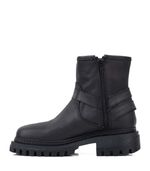 Botas-cortas-biker-de-cuero-negro.jpg