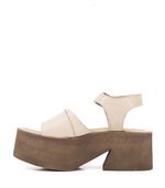 Sandalias-de-cuero-en-nude