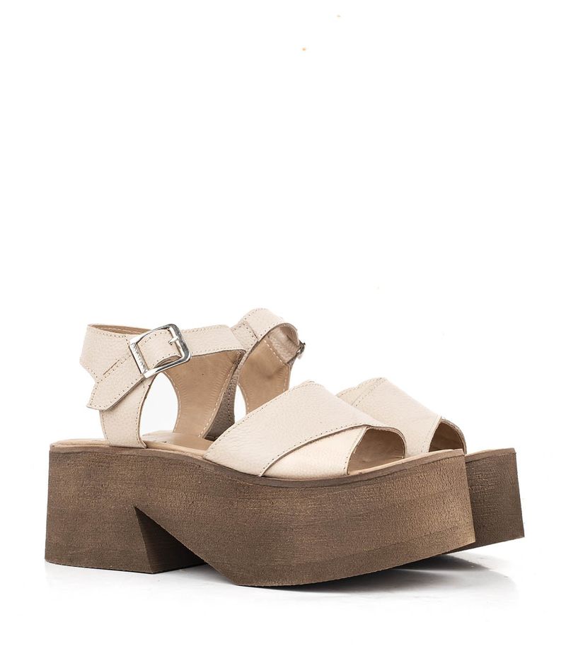 Sandalias-de-cuero-en-nude
