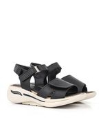 Sandalias-confort-con-velcro-de-cuero-negro