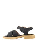 Sandalias-bajas-de-cuero-negro