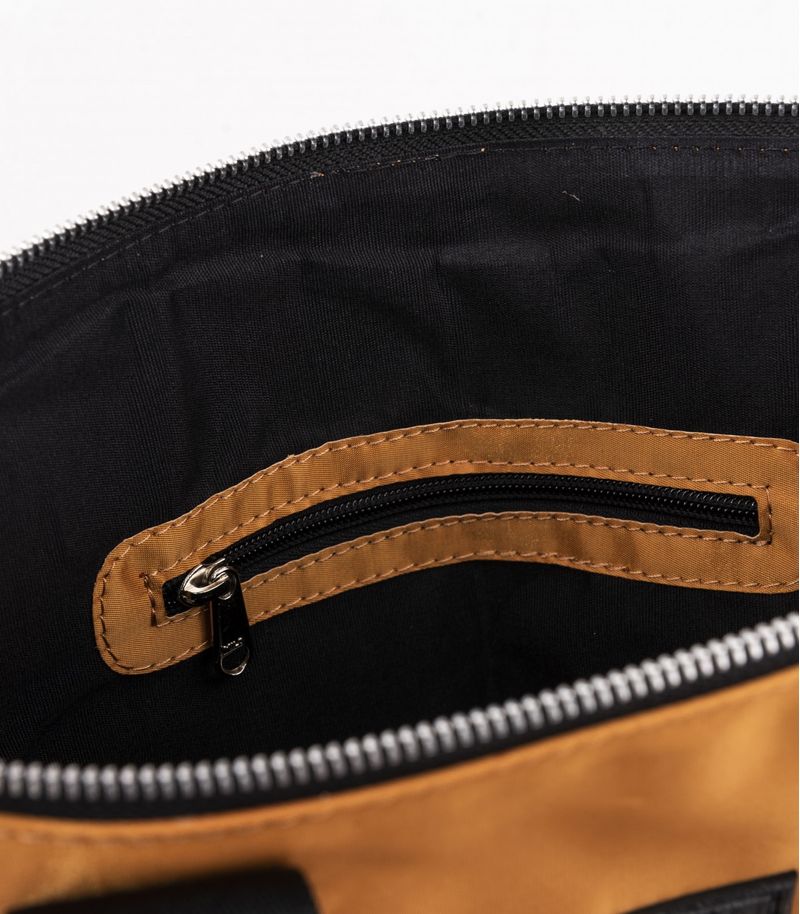 Bolso-sport-de-tela-en-suela