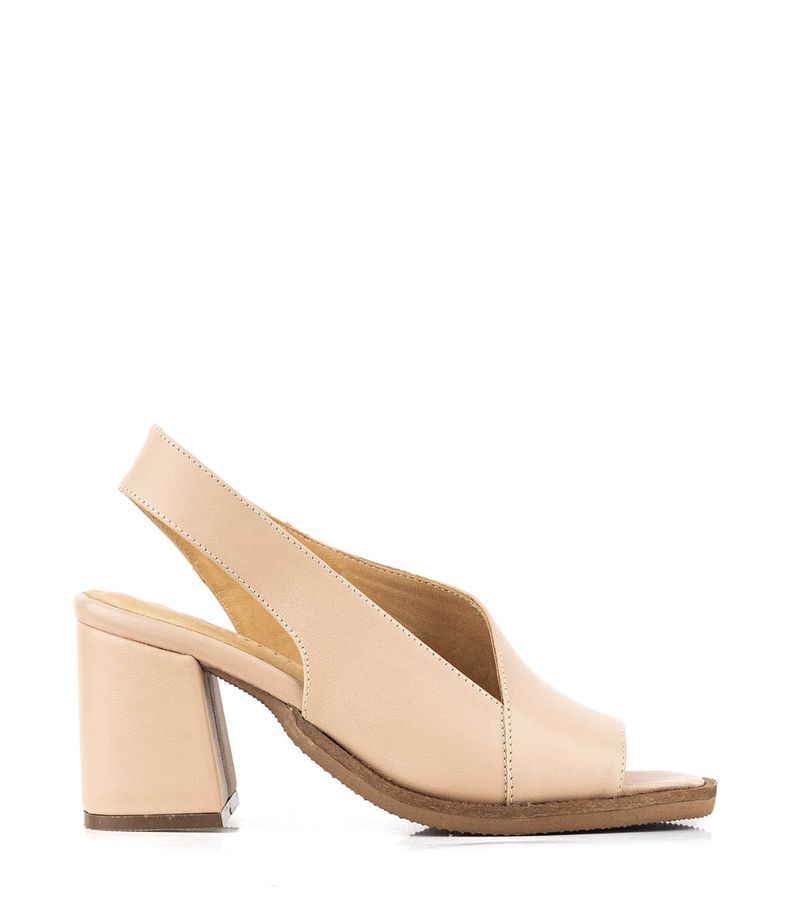 Sandalias-clasicas-taco-ancho-de-cuero-en-nude