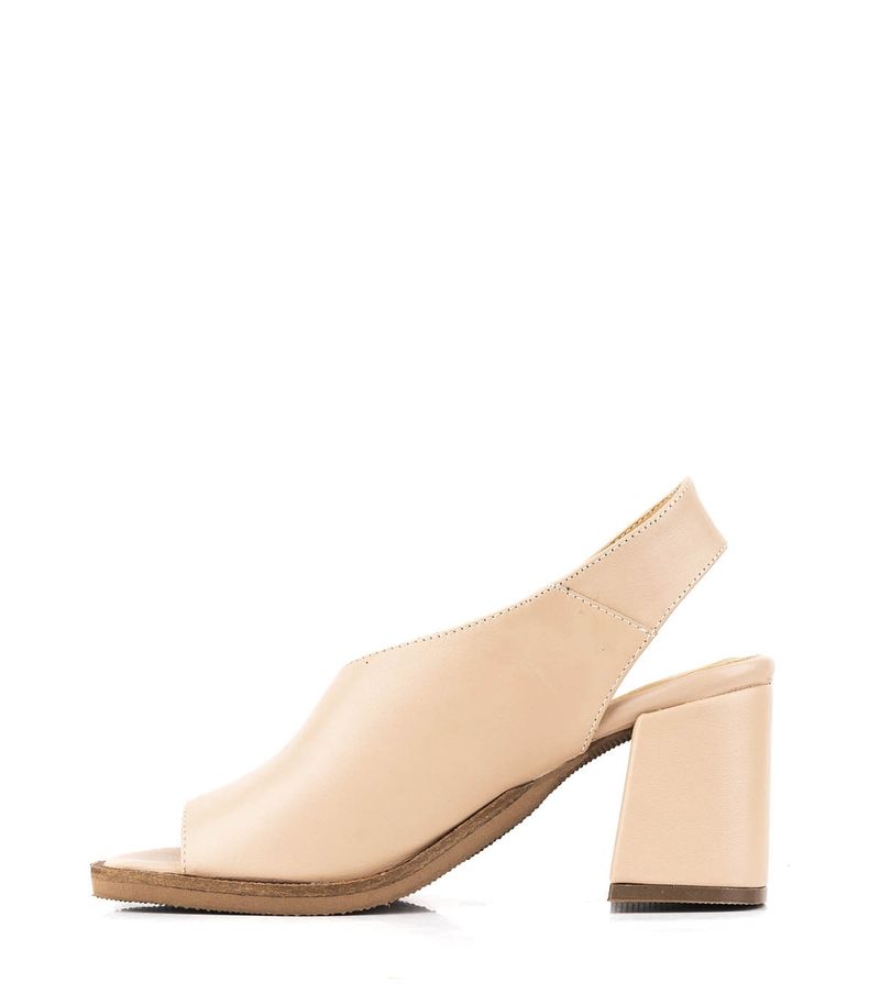 Sandalias-clasicas-taco-ancho-de-cuero-en-nude