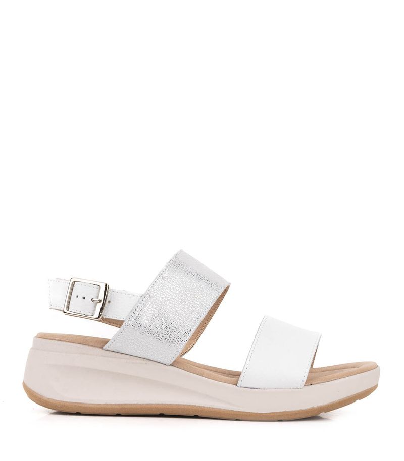 Sandalias-clasicas-combinadas-de-cuero-en-blanco