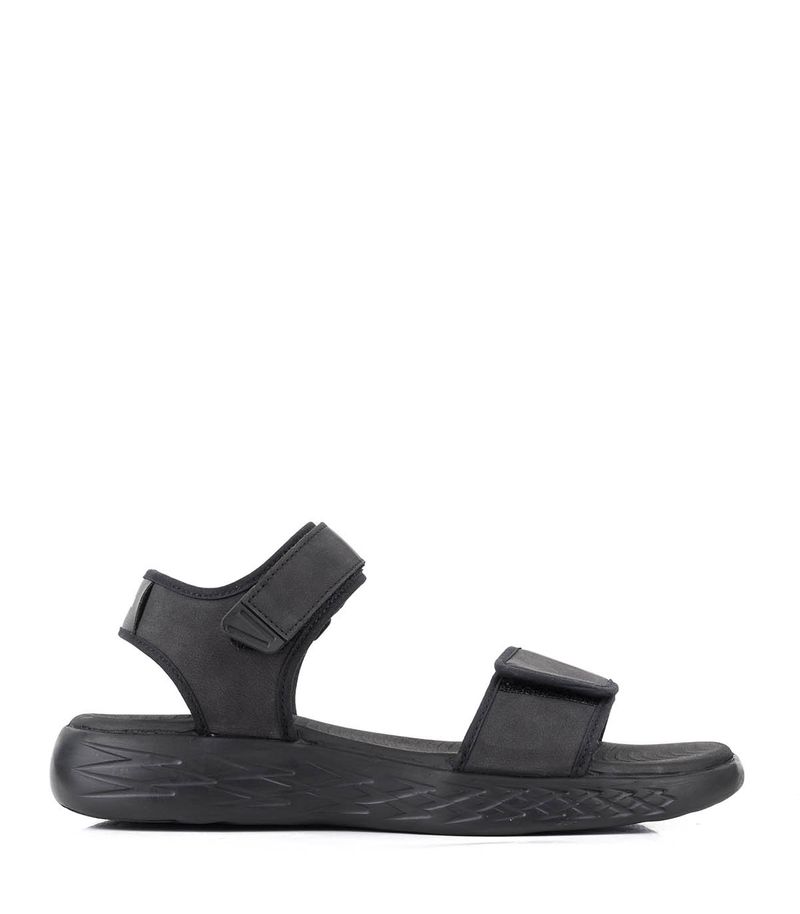 Sandalias-con-velcro-en-simil-negro