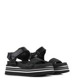 Sandalias-base-corrida-de-cuero-en-negro