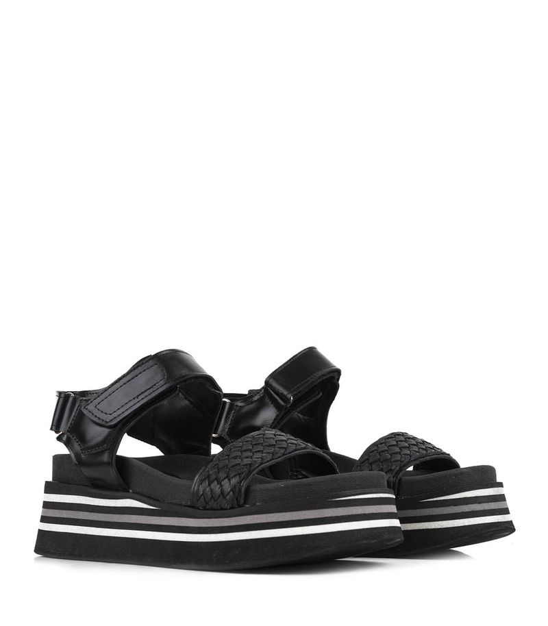 Sandalias-base-corrida-de-cuero-en-negro