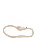 Sandalias-con-velcro-de-cuero-en-beige