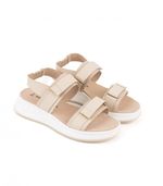 Sandalias-con-velcro-de-cuero-en-beige