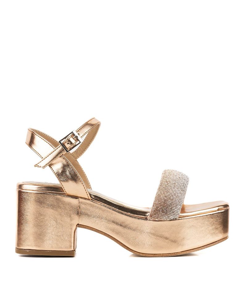 Sandalias-metalizadas-de-simil-en-bronce