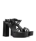 Sandalias-con-cintas-de-cuero-negro