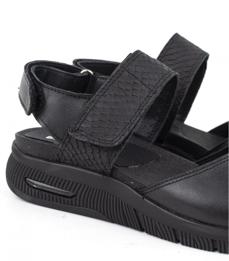 Sandalias-confort-de-cuero-con-velcro-en-negro