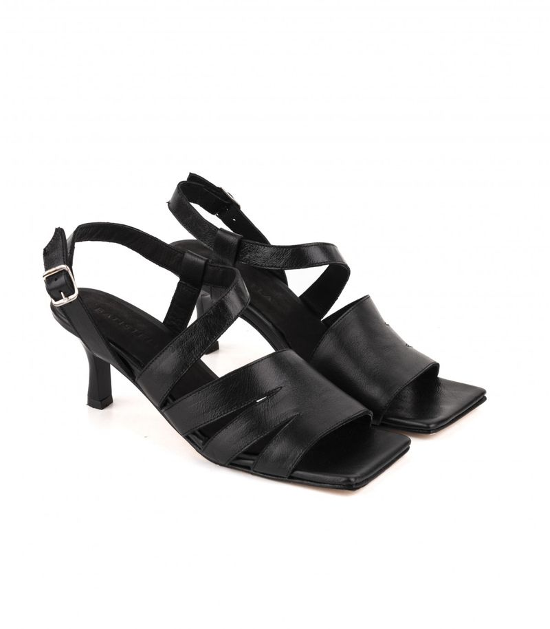 Sandalias-de-fiesta-caladas-en-negro