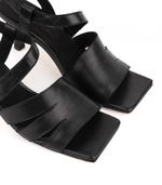 Sandalias-de-fiesta-caladas-en-negro