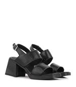 Sandalias-de-cuero-combinadas-en-negro