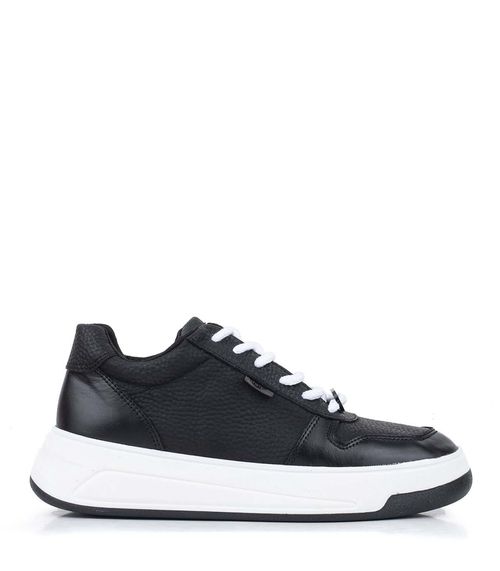 Zapatillas urbanas acordonadas de cuero negro