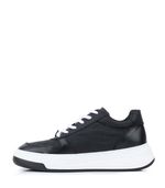 Zapatillas-urbanas-acordonadas-de-cuero-negro