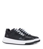 Zapatillas-urbanas-acordonadas-de-cuero-negro