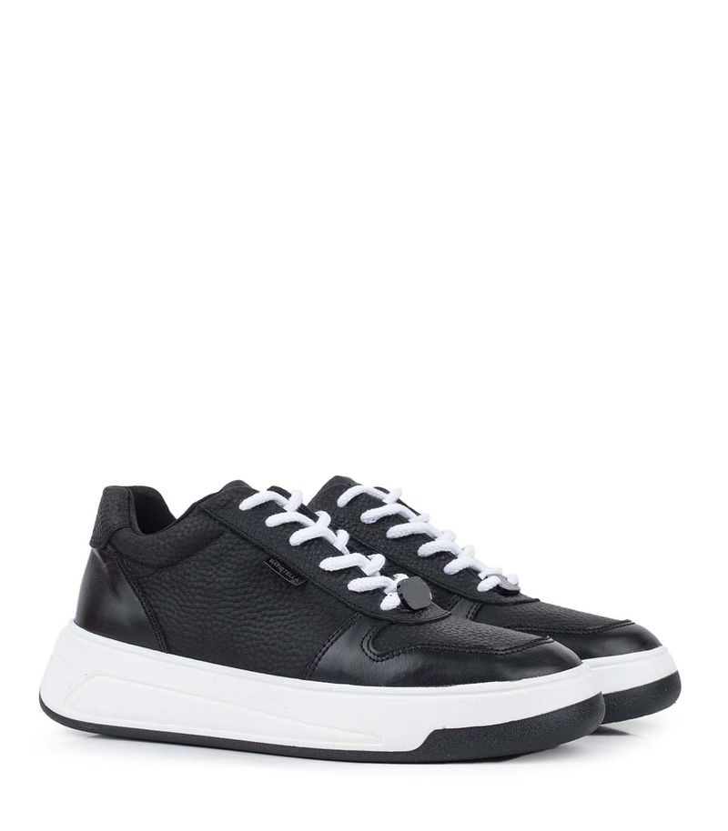 Zapatillas-urbanas-acordonadas-de-cuero-negro