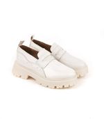 Mocasines-base-tractor-blanca-de-charol-natural