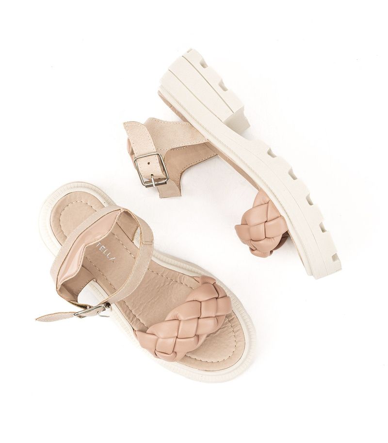 Sandalias-trenzadas-de-simil-en-nude