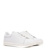 Zapatillas-de-cuero-en-blanco