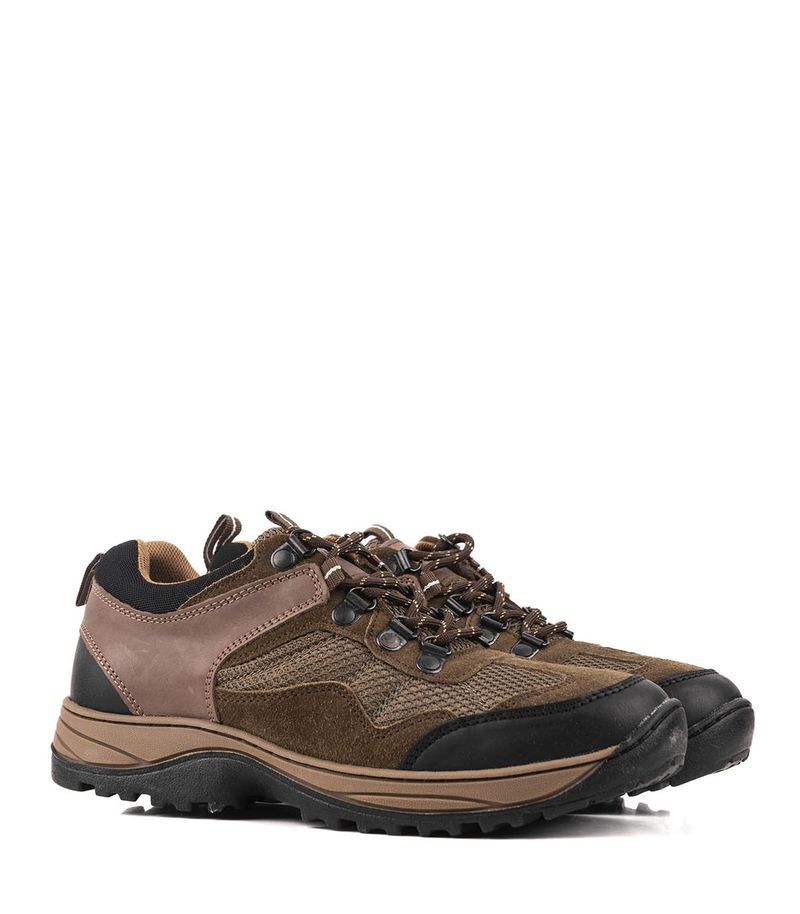 Zapatillas-estilo-trekking-de-cuero-en-marron