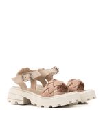 Sandalias-trenzadas-de-simil-en-nude