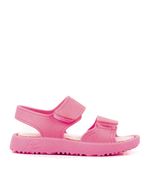 Sandalias-playera-de-goma-en-fucsia