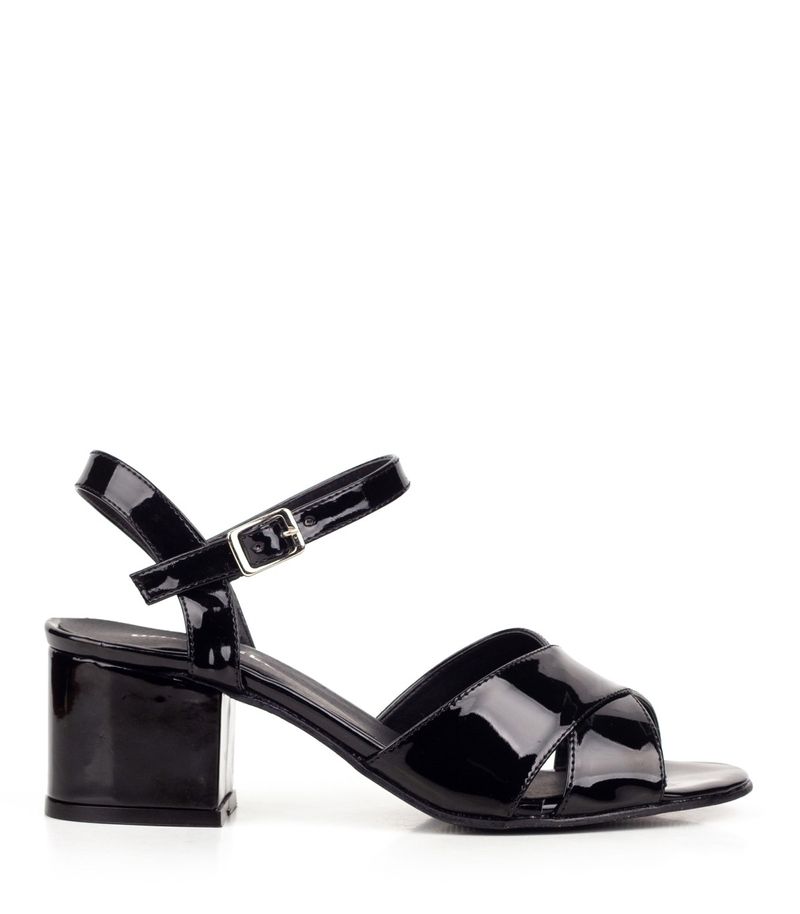 Sandalias-de-fiesta-en-charol-negro