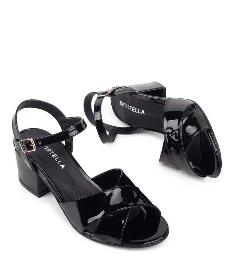 Sandalias-de-fiesta-en-charol-negro