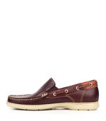 Nauticos-clasicos-de-cuero-en-marron