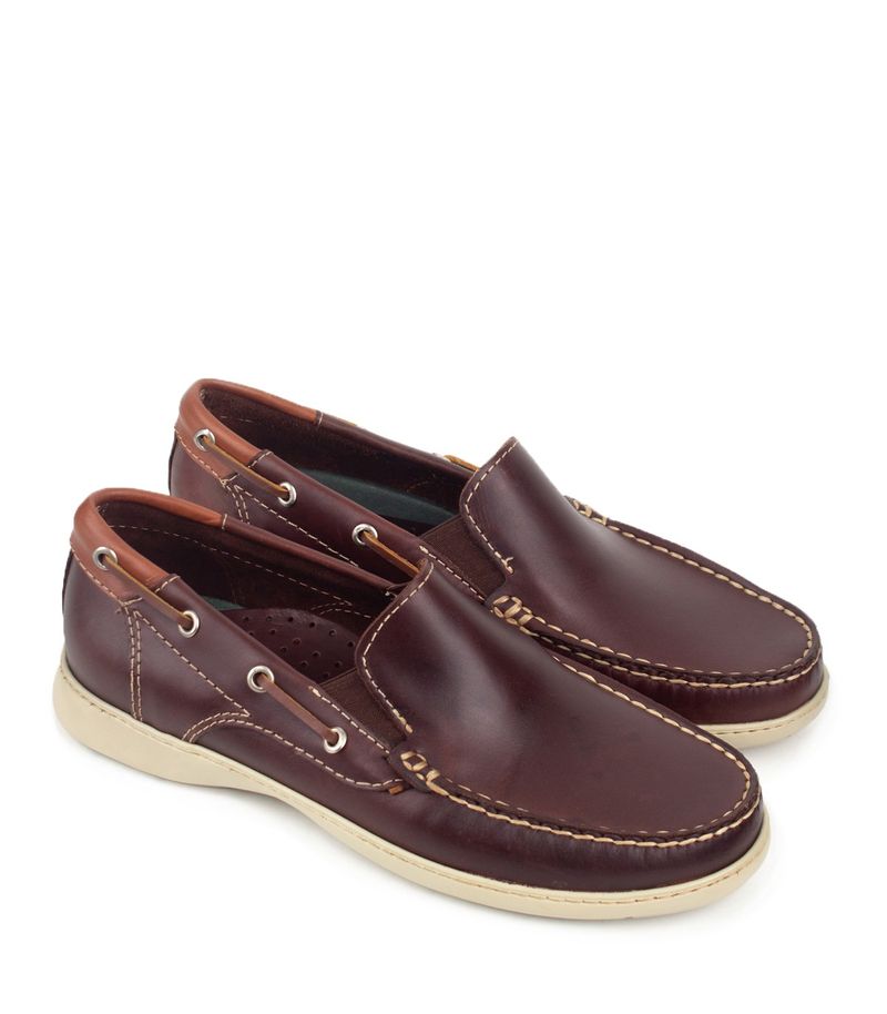 Nauticos-clasicos-de-cuero-en-marron