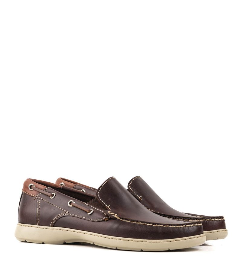 Nauticos-clasicos-de-cuero-en-marron