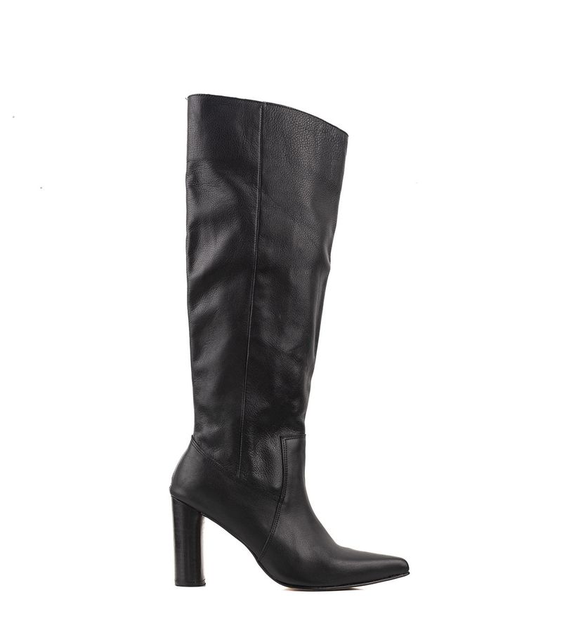 Botas-altas-de-cuero-negro