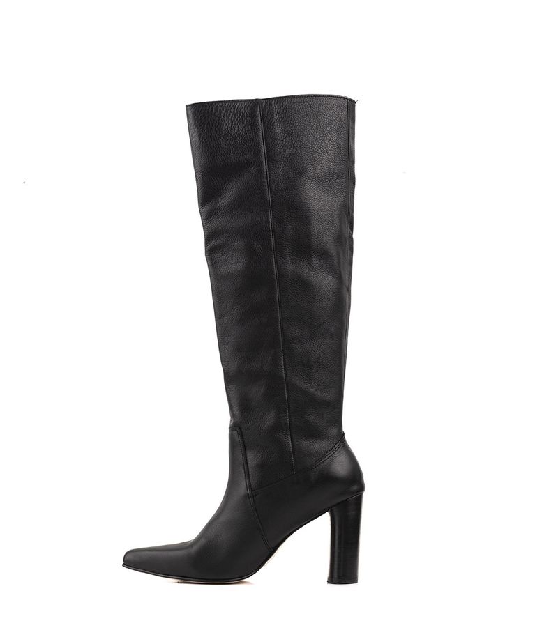 Botas-altas-de-cuero-negro