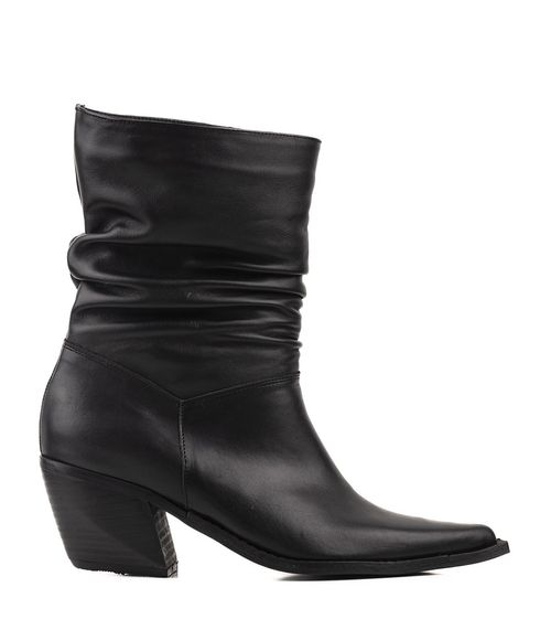 Botas cortas abuchonadas de cuero negro