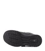 Zapatilla-de-cuero-negro-con-velcro